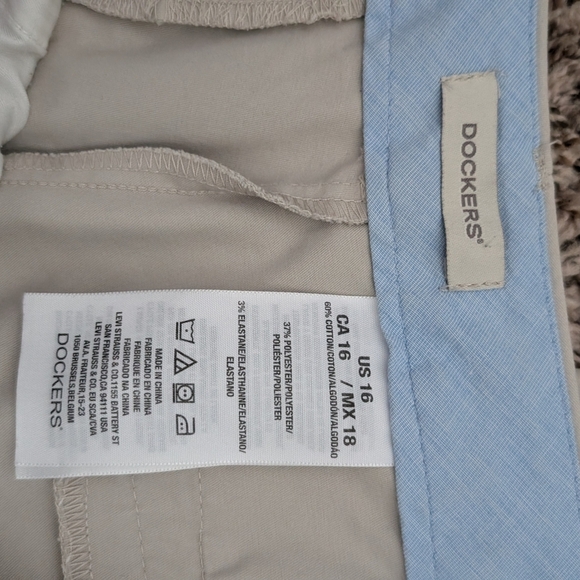 Dockers Capris - Picture 4 of 6